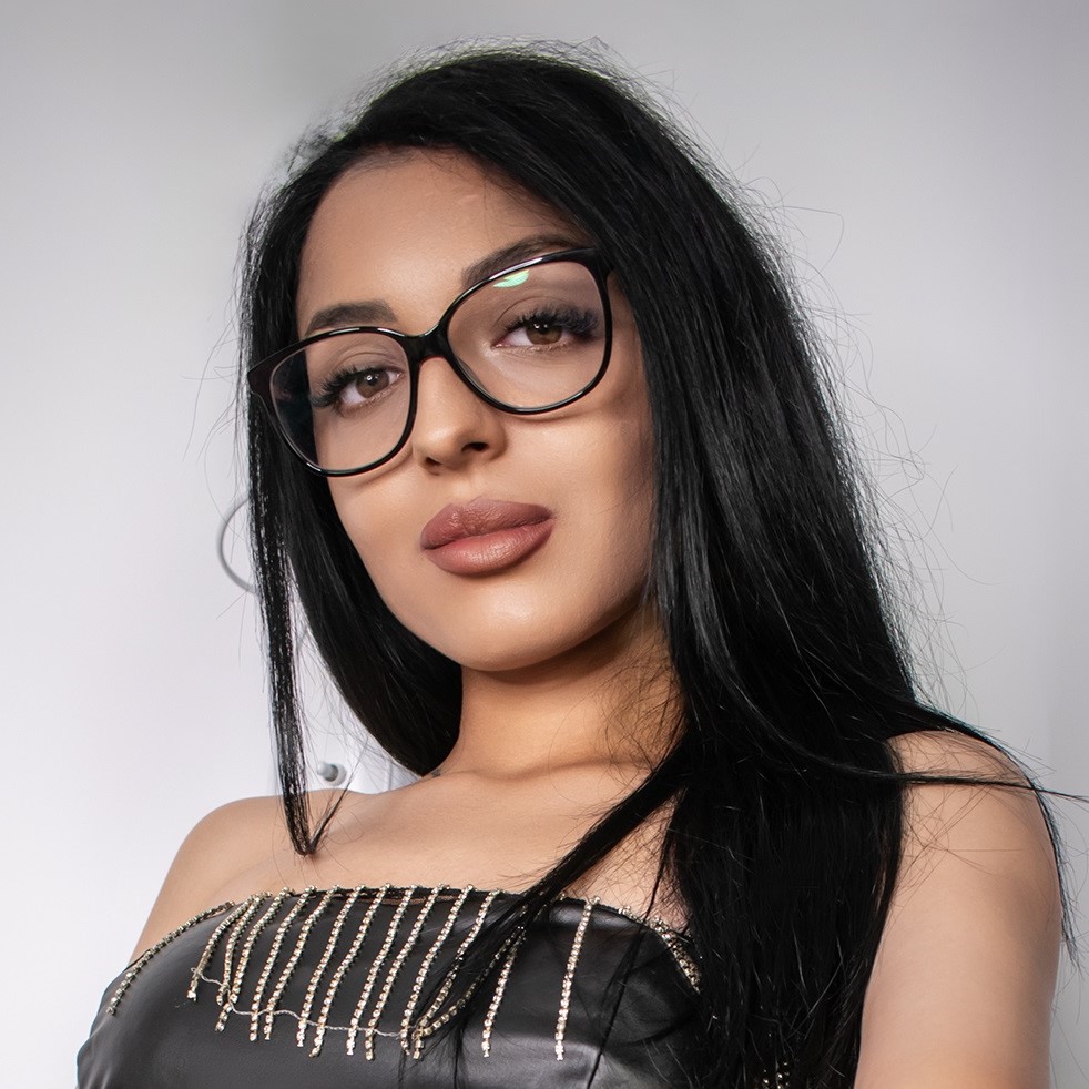 Ebony Eighteen portrait