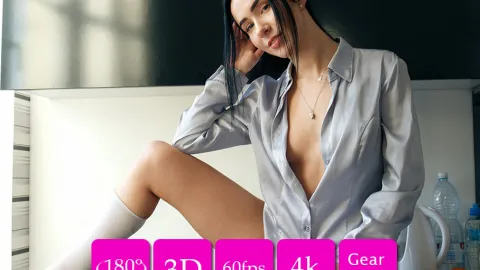 Natasha's Steamy Good Morning: Naked Body Fingering in 180VR