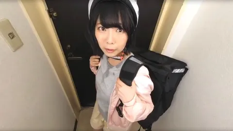 Lucky Pervert Delivery Man Fucks Naughty College Girl P1