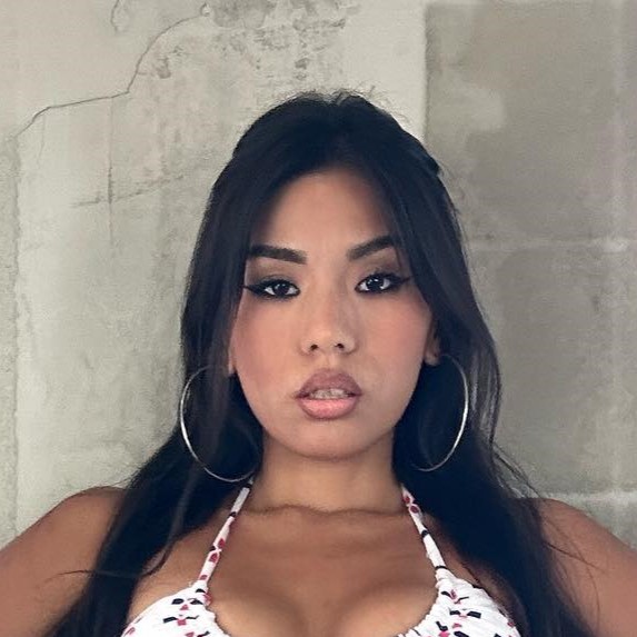 Lia Orellana portrait