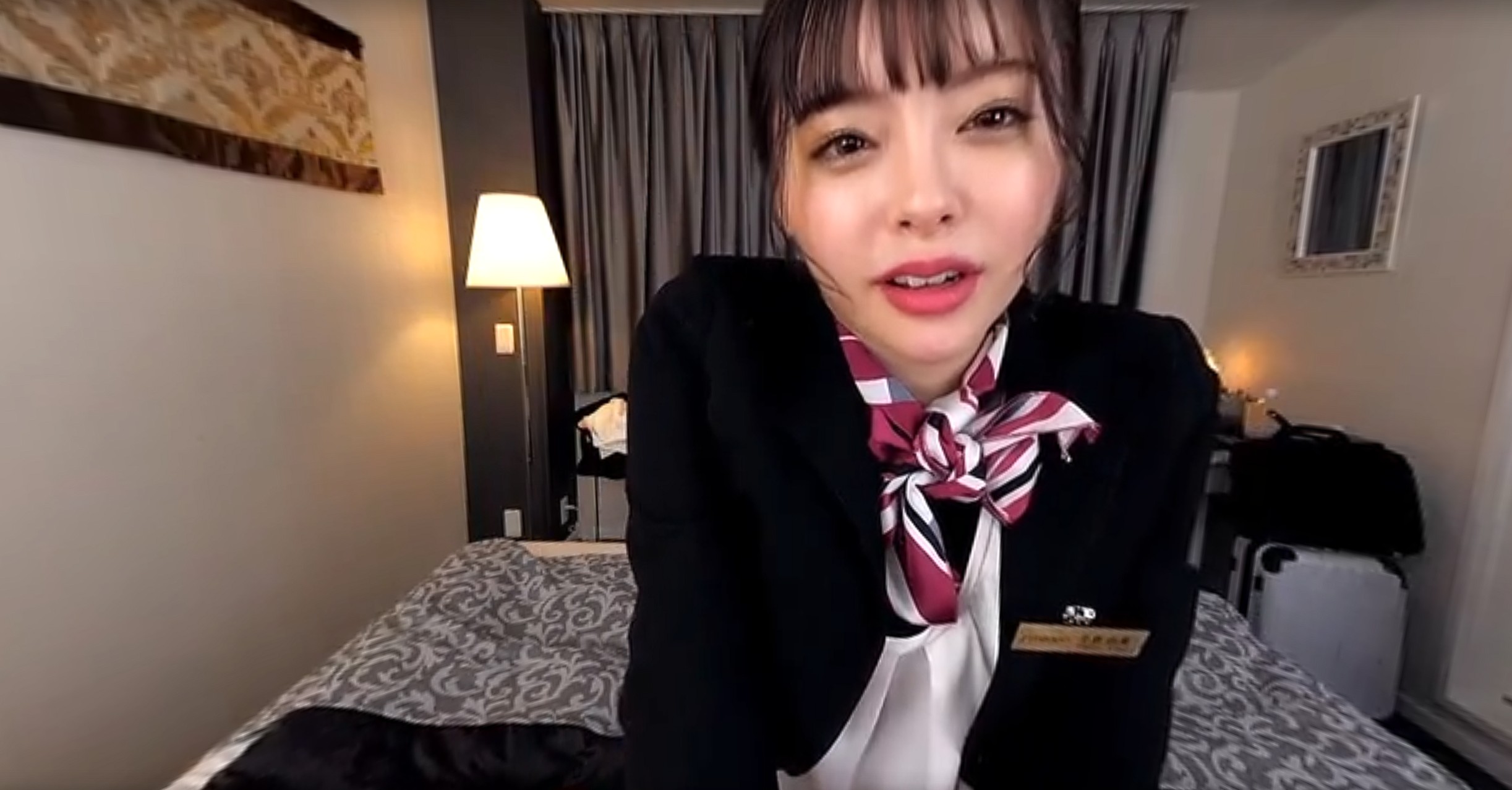 Yuna Ogura: Seductive Beauty Advisor Kissing Temptation VR