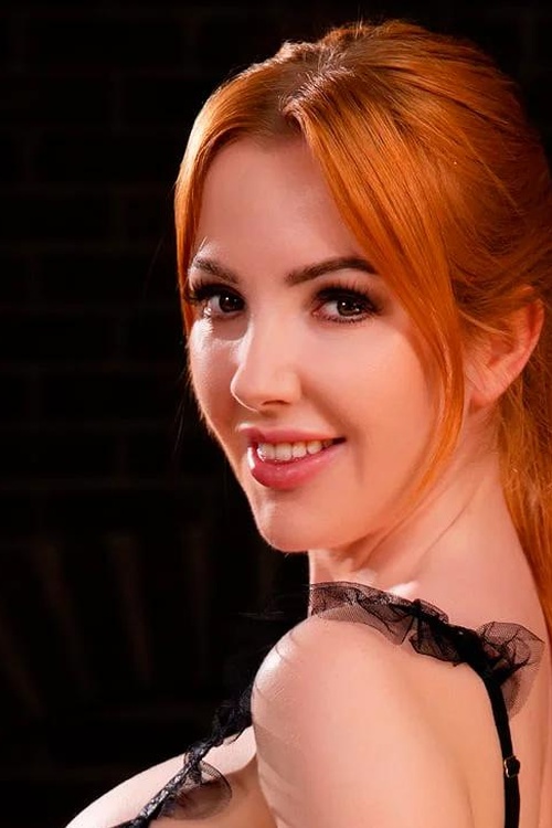 Scarlett Jones portrait