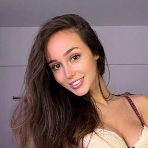 Christina Sage avatar