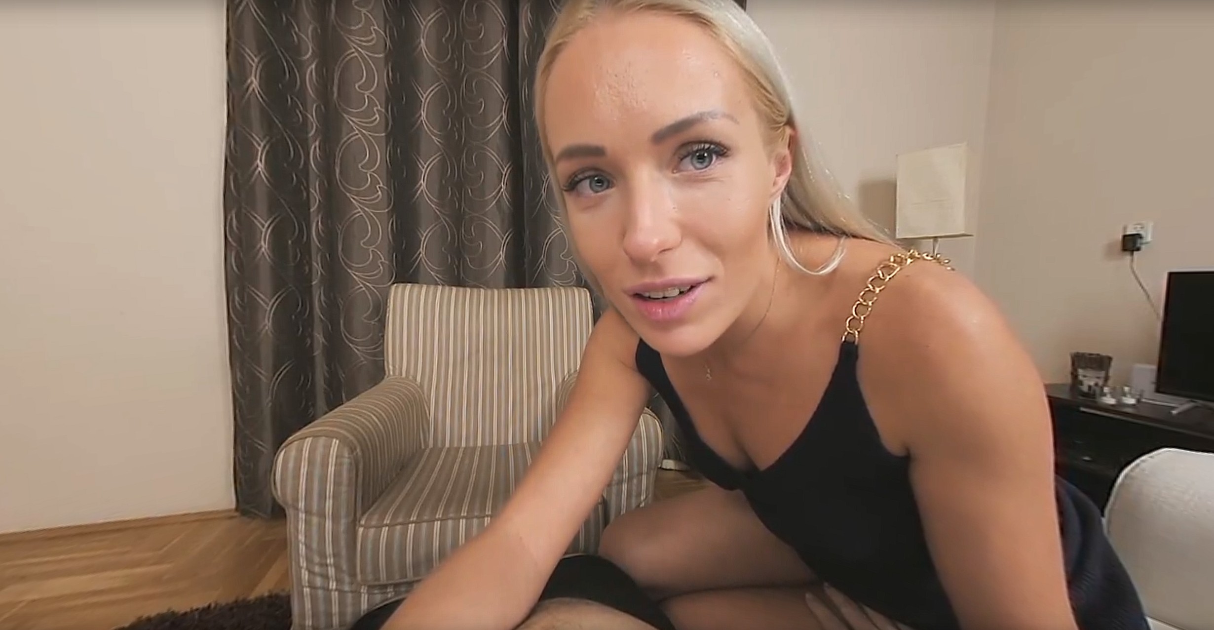 Blonde Bombshell Angelika Grays in Intense Creampie VR Fuck