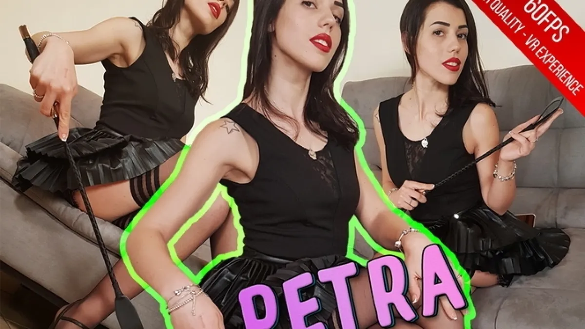 Petra's Sensual Feet Seduction in VR - Irresistible Foot Fetish