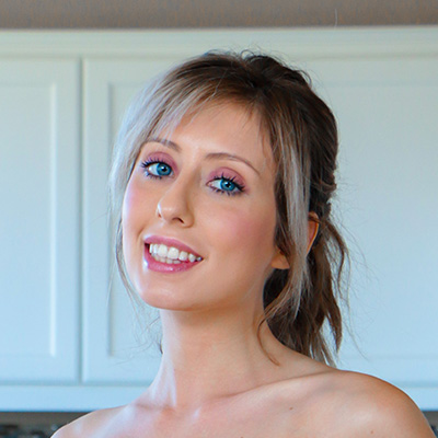 Daphne Dare portrait