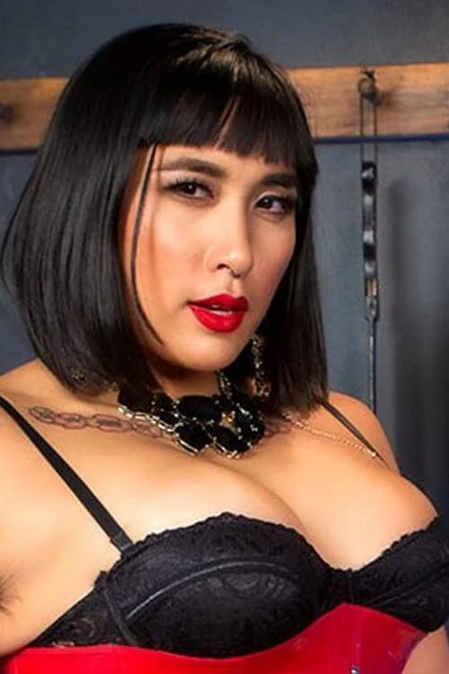 Mia Li portrait