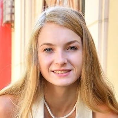 Hanna Hawthorne portrait