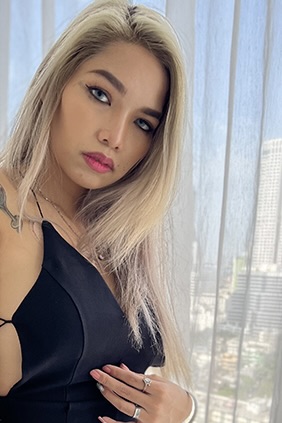 Party JohnTronVR portrait