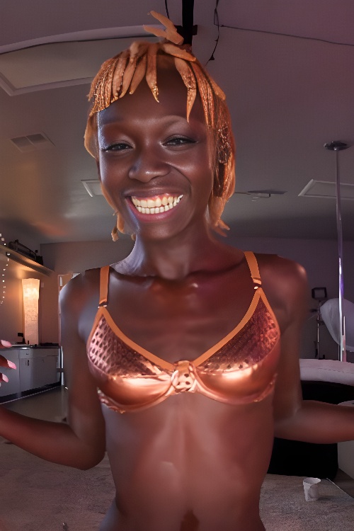 Mona Onyxxx portrait