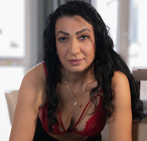 Sarah Milf portrait